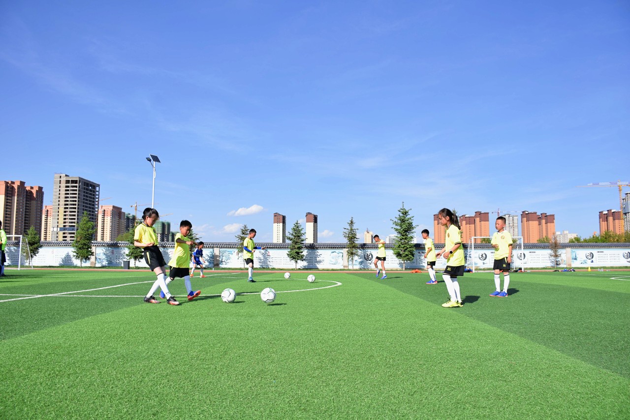 廣東省教育廳：全面落實(shí)中小學(xué)生每天校園體育不低于2小時(shí)